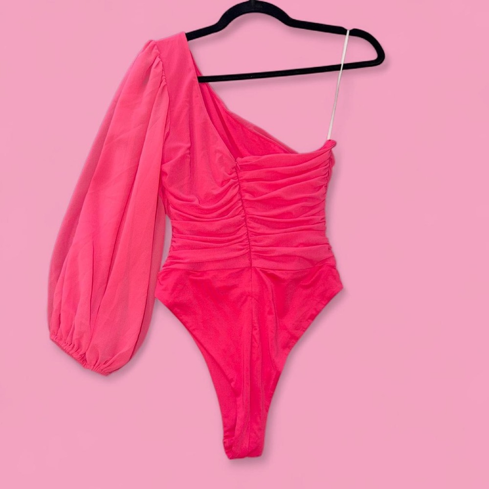 Hello Molly Hot Pink One Shoulder Bodysuit Size Medium Ruched Balloon Sleeve NWT - Picture 2 of 4